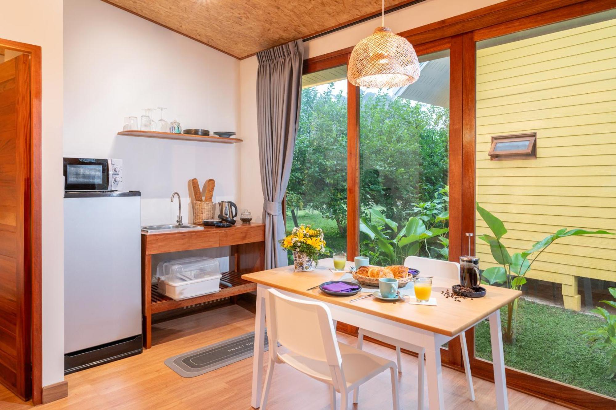 Luxury Farm House Пай Стая снимка